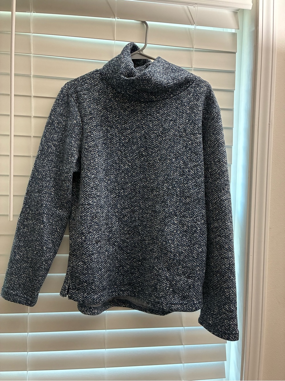 Avalanche Speckled Cowl Neck Sweater in Blue & White Size Medium